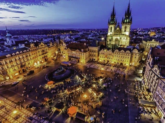 1024px-Prague_cityscape_at_dusk_8325431303-633x475