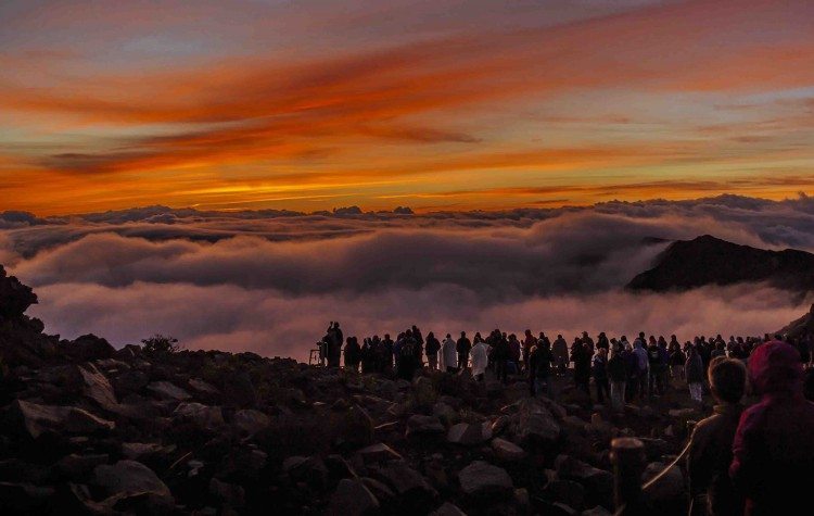 Haleakala-Sunrise-750x475