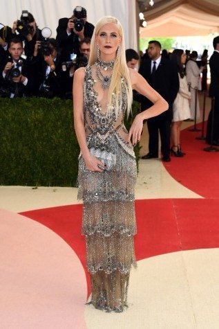 Poppy-Delevingne-in-Marchesa-317x475