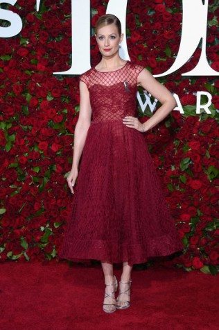 BETH-BEHRS-in-Marchesa-Notte-316x475