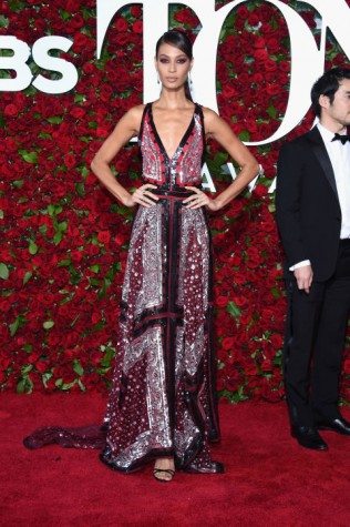 JOAN-SMALLS-in-Altuzarra-316x475