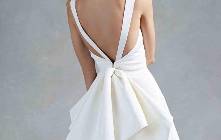 oscar-de-la-renta-wedding-dress-fall-2017_004_vert-750x475