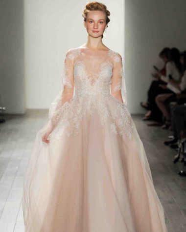 vestido-de-noiva-rose-quartz-hailey-paige-wedding-dress-fall2017-6203351-014_vert-380x475