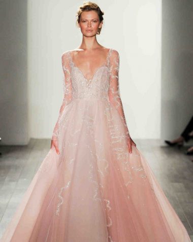 vestido-de-noiva-rose-quartz-hailey-paige-wedding-dress-fall2017-6203351-019_vert-380x475