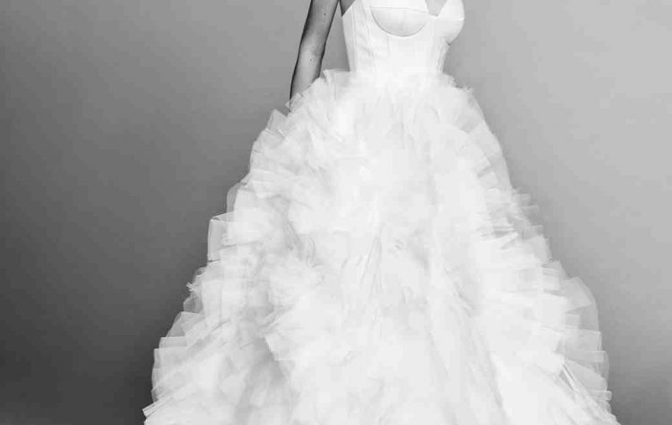 viktor-and-rolf-fall-2017-wedding-dress-010_vert-750x475