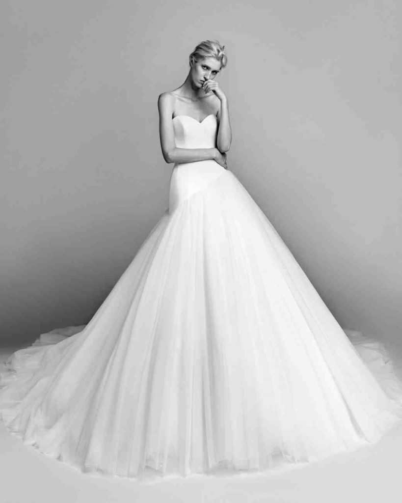 viktor-and-rolf-fall-2017-wedding-dress-005_vert-819x1024
