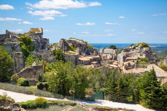 Les-Baux-de-Provence-713x475