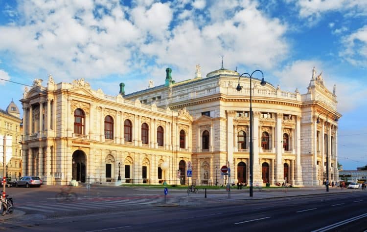 lua-de-mel-austria-Teatro-Nacional-Viena-750x475