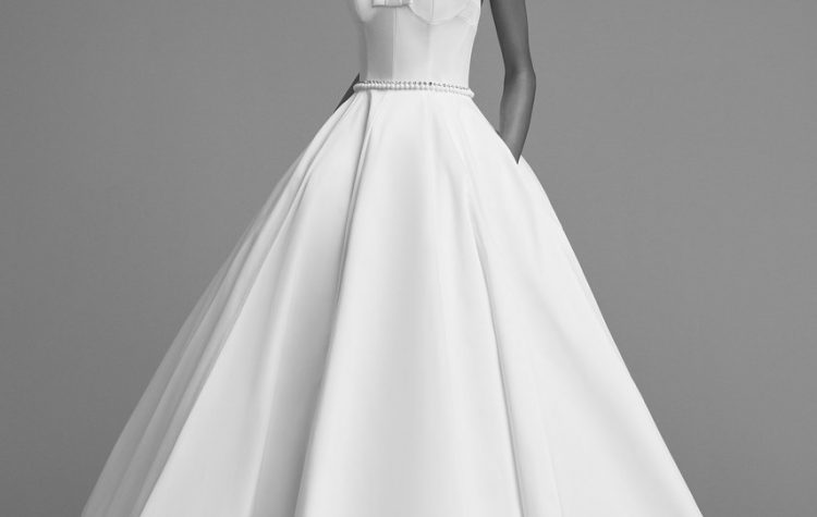 mariage-by-viktor-and-rolf-wedding-dresses-fall-2018-008-1-750x475