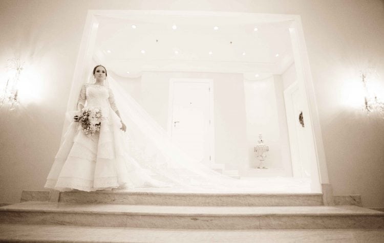 Casamento-Clássico-Casamento-tradicional-Copacabana-Palace-Monica-Roias-Poses-noiva-Ribas-Foto-e-Vídeo-Silvio-Cruz-Tuanny-e-Bernardo-CaseMe-750x475