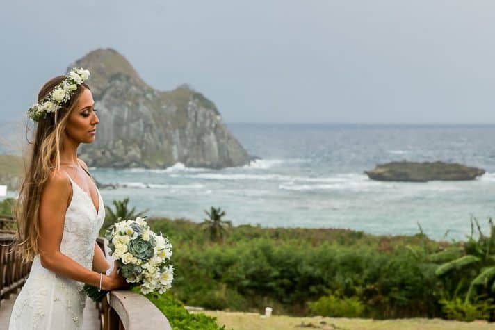 Camila-e-Lucca-Casamento-na-praia-Fernando-de-Noronha-Marcela-Montenegro-CaseMe-Revista-de-casamentoCB025384-712x475