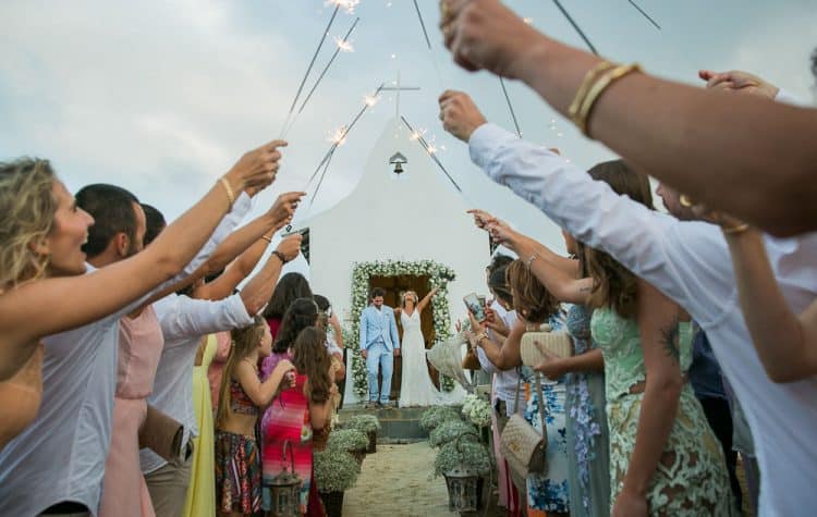 Camila-e-Lucca-Casamento-na-praia-Fernando-de-Noronha-Marcela-Montenegro-CaseMe-Revista-de-casamentoCB026001-750x475