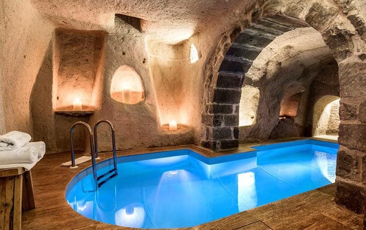 capadocia-Hotel-Argos-Cappadocia-piscina-750x472