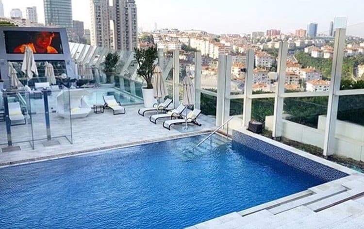 instambul-Hotel-raffles-istanbul-piscina-750x472