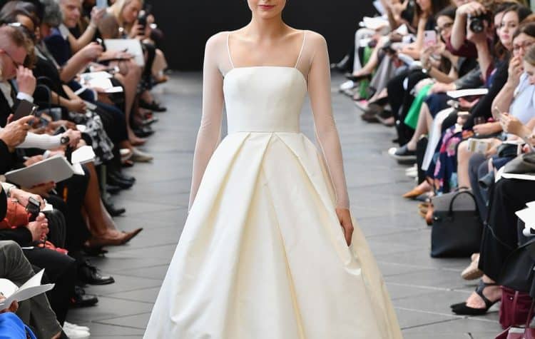 minimalismo-amsale-wedding-dresses-spring-2019-002-1-750x475