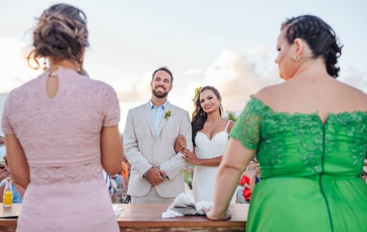 casamento-de-dia-casamento-na-Bahia-casamento-na-praia-cerimônia-Thais-e-Marcos-casamento-45-750x475