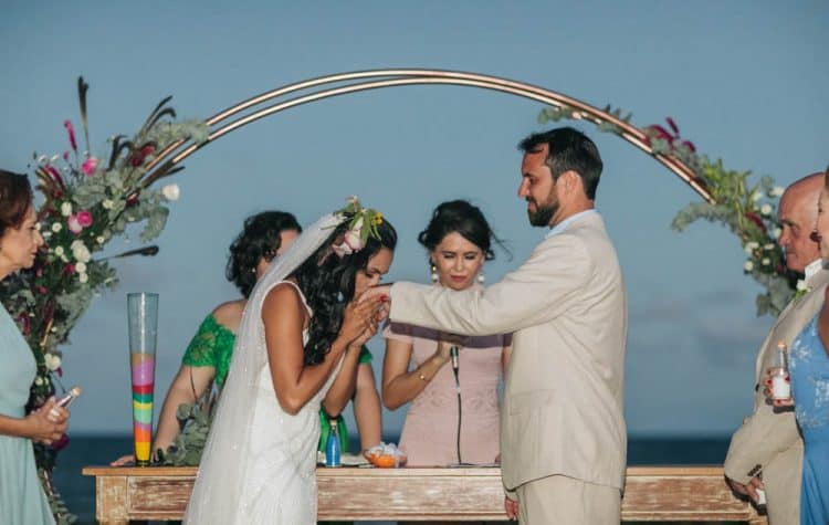 casamento-de-dia-casamento-na-Bahia-casamento-na-praia-cerimônia-Thais-e-Marcos-casamento-51-750x475