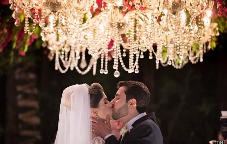 Alceu-e-Lorena-beijo-casamento-clássico-casamento-tradicional-cerimônia-fotografia-Prime-Foto-e-Cinema-Goiânia-Goiás-Green-Place-noivos-casamento-40-750x475
