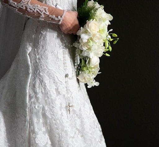 detalhe-vestido-ft-anna-e-ricky-casamento-tradicional-dani-e-dante-512x475