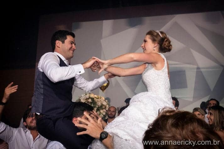 festa-casamento-tradicional-dani-e-dante-fotografia-anna-e-riky-713x475