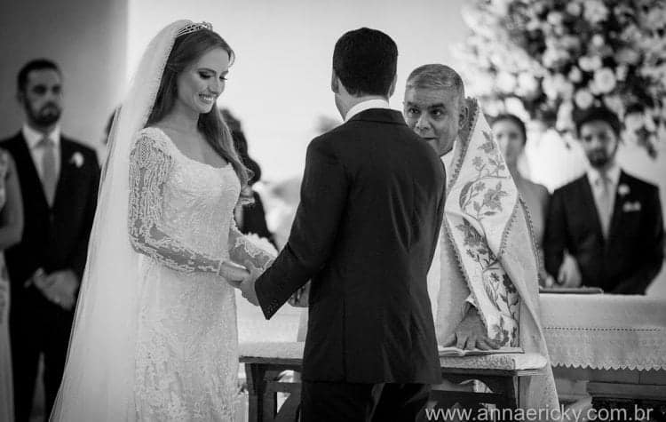 padre-casamento-tradicional-dani-e-dante-foto-anna-e-ricky-750x475