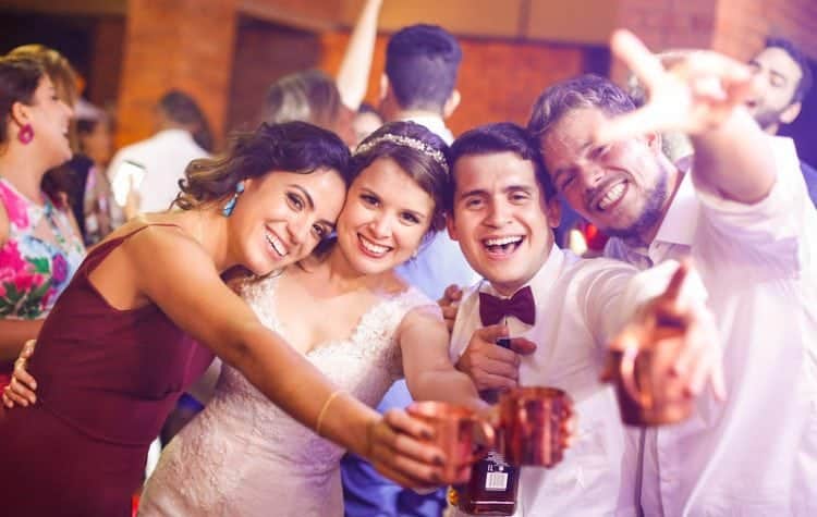 Brasiília-casamento-ao-ar-livre-casamento-boho-chique-casamento-de-dia-casamento-fernanda-e-hugo-decoração-rosa-Fotografia-Celso-Junior-Mansão-dos-Arcos-500-750x475
