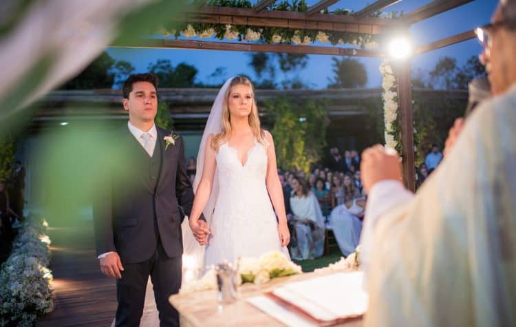 casamento-de-dia-casamento-Nicole-e-Thales-casamento-no-jardim-csasamento-ao-ar-livre-Fotografia-Marina-Fava-Galeria-Jardim-Rio-de-Janeiro-87-750x475