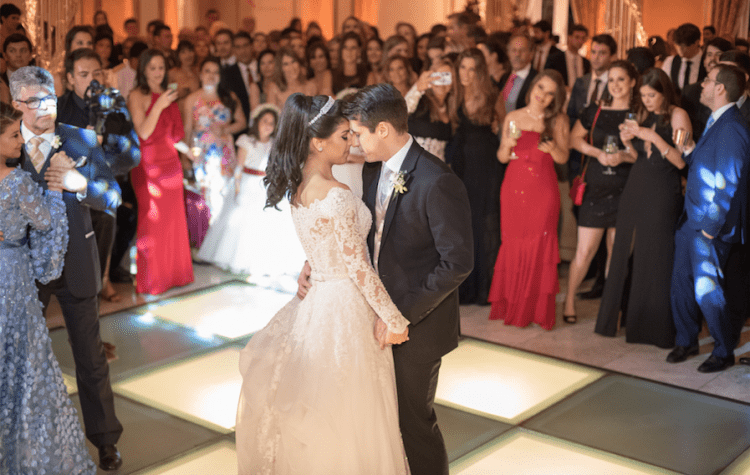 casamento-clássico-casamento-Giulia-e-Bernardo-Fotografoa-Marina-Fava-dança-750x475