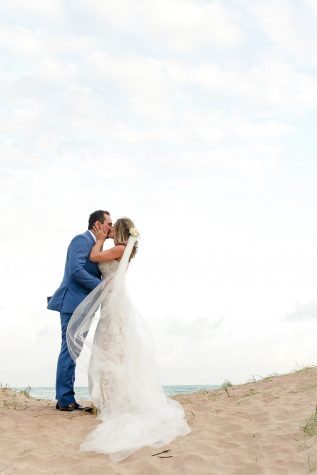 AL-Aline-e-Mauricio-capela-dos-milagres-casamento-casamento-na-praia-fotos-dos-noivos105-317x475