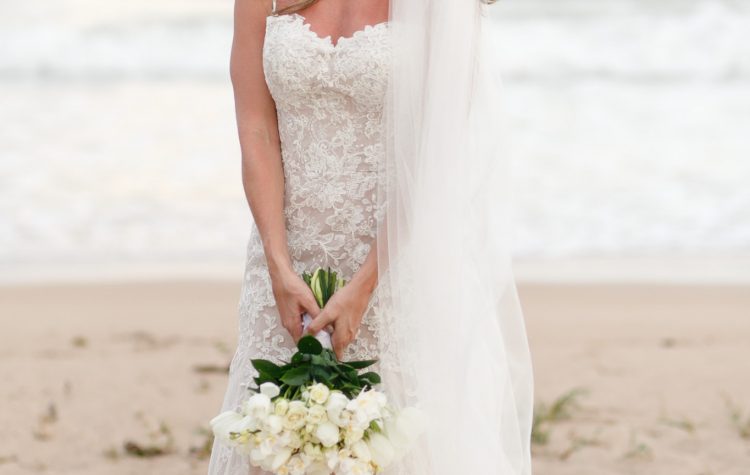 AL-Aline-e-Mauricio-capela-dos-milagres-casamento-casamento-na-praia-fotos-dos-noivos109-750x475