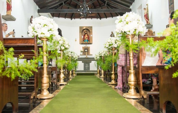 Capela-Santo-Cristo-dos-Milagres-casamento-religioso-Casamento-Roberta-e-Angelo-cerimonia-na-igreja-Danielle-Loureiro1-750x475