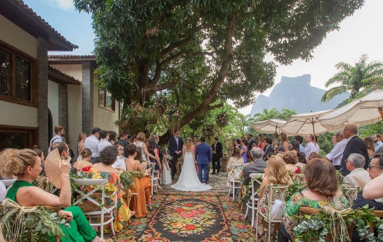 Casa-Capuri-casamento-Roberta-e-Rodrigo-cerimonia-ao-ar-livre-Rodrigo-Sack124-750x475
