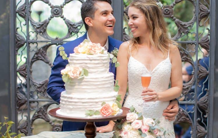 bolo-de-casamento-Casa-Capuri-casamento-Roberta-e-Rodrigo-fotos-dos-noivos-Rodrigo-Sack156-750x475