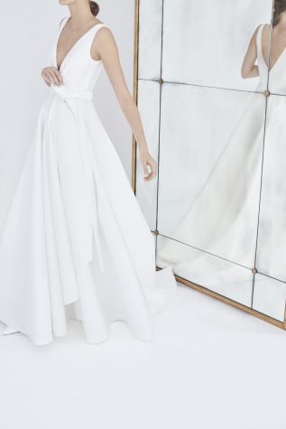 vestido-de-noiva-sem-renda-Carolina-Herrera-NY_Bridal-317x475