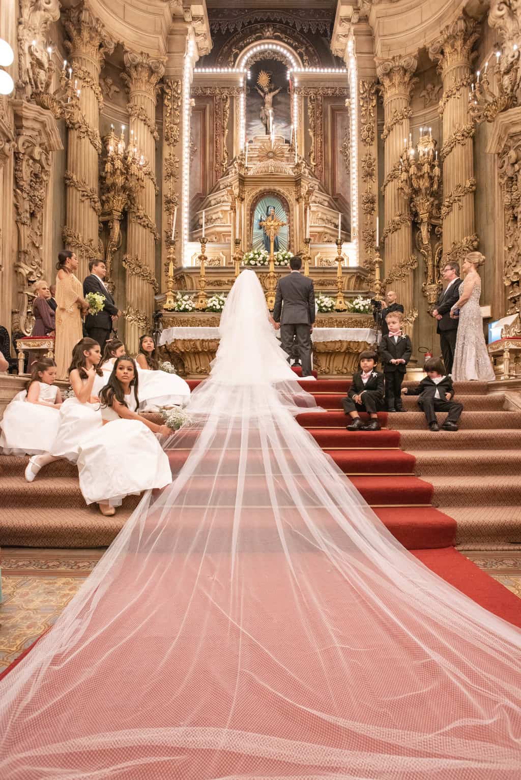 casamento-Karynna-e-Fernando-cerimonia-na-igreja-cerimonial-TCD-Eventos-fotografia-Marina-Fava-Igreja-São-Francisco-de-Paula57
