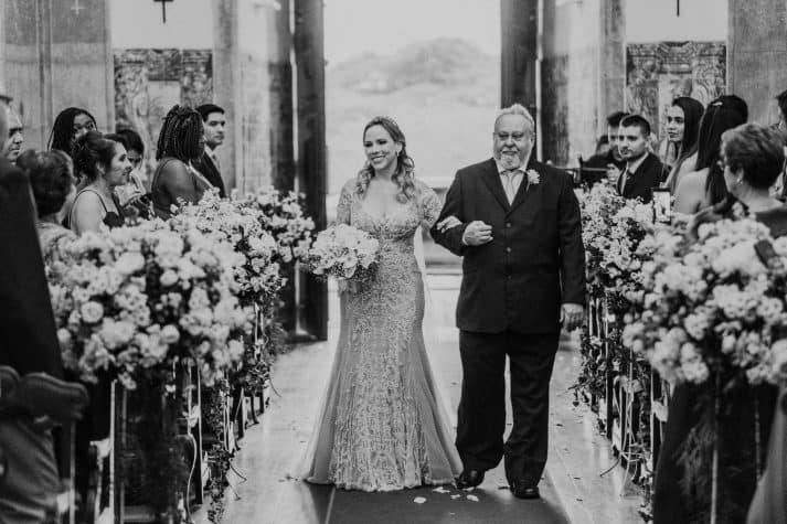 Casamento-Carolina-e-Douglas-Fotografia-Renata-Xavier-mansão-Santa-Teresa16-713x475