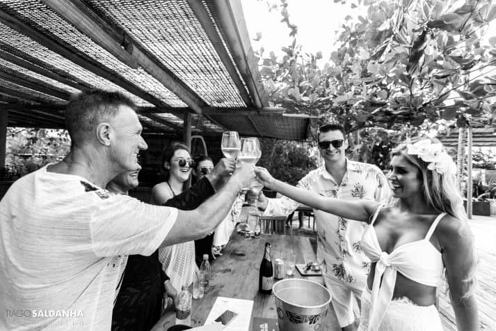 Casamento-Chandrélin-e-Laureano-Chan-e-Lau-foto-na-praia-pre-wedding-Trancoso11-713x475