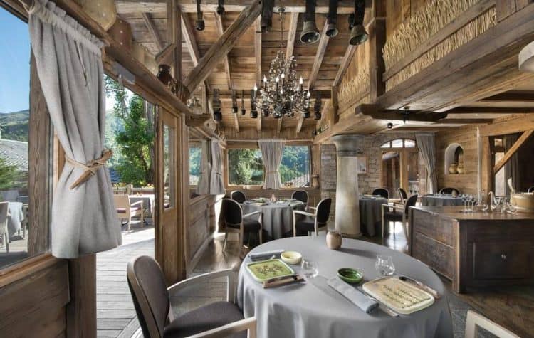 O-restaurante-René-et-Maxime-Meilleur-é-dono-de-três-estrelas-Michelin-e-uma-ótima-opção-para-os-casais-em-busca-de-clima-romântico.-750x475