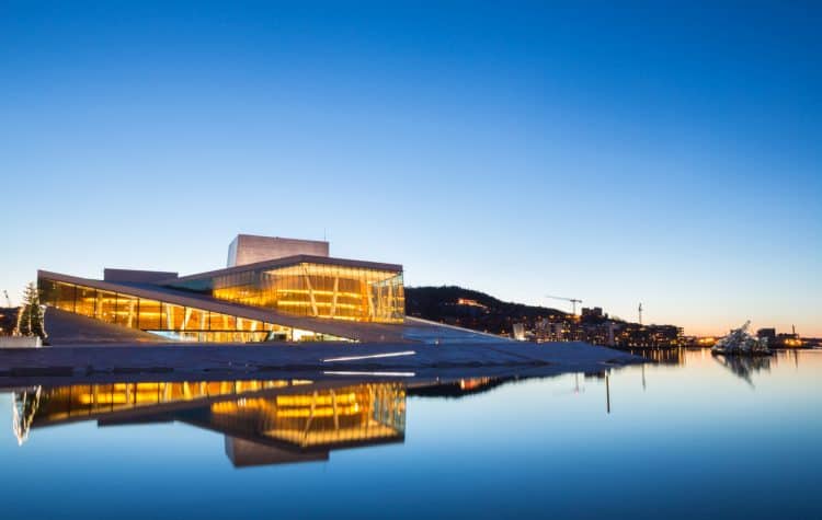 Marco-arquitetônico-da-cidade-a-Ópera-de-Oslo-também-é-o-centro-cultural-mais-importante-da-Noruega.-750x475