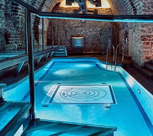 O-Hotel-Copernicus-ainda-proporciona-piscina-indoor-e-um-spa-assinado-pela-marca-L’Occitane.-534x475