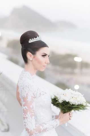 casamento-Patricia-e-Thiago-Copacabana-Palace-Marcelo-Hicho-Paula-Rocha-Marina-Fava-Making-Of0290-Patricia-e-Thiago-MFF_9033-317x475