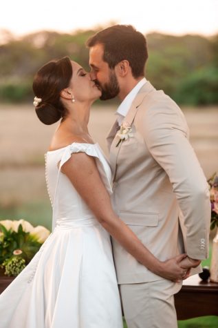 casamento-na-praia-Camila-e-Alexandre-Bahia-We-Fotografia-Cerimonia-Entao-Diga-Sim-Decor-Beth-e-Camila-Bahiense-10-317x475