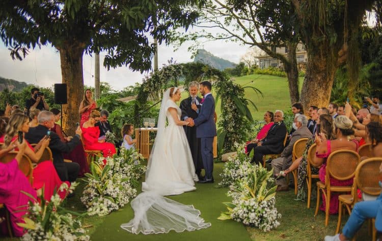 Casamento-em-Santa-Teresa-SAra-e-Abh-Foto-Renan-Oliveira-40-750x475