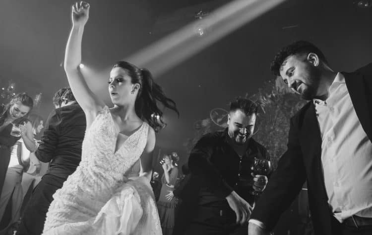 Pista-de-dança-festa-Casamento-Thayna-e-Eduardo-Rodolfo-Santos-Fotografia-342-750x475