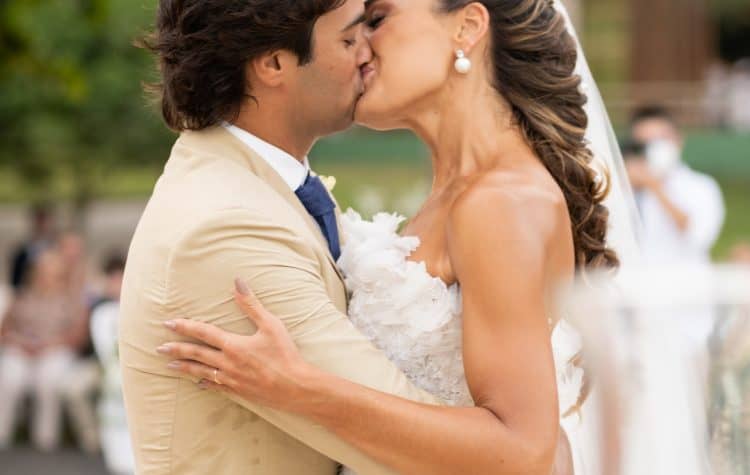Casamento-Lele-e-Lucas-Tivoli-Bahia-cerimonia-EukaWeddings_LeleLuca_Previas_Finais-40-750x475