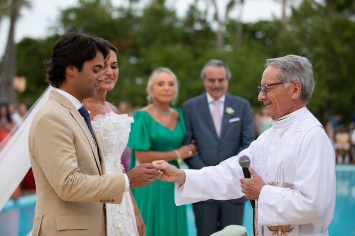 EUKA_LeleLuca_Casamento-Lele-e-Lucas-Tivoli-Bahia-cerimonia-247-712x475